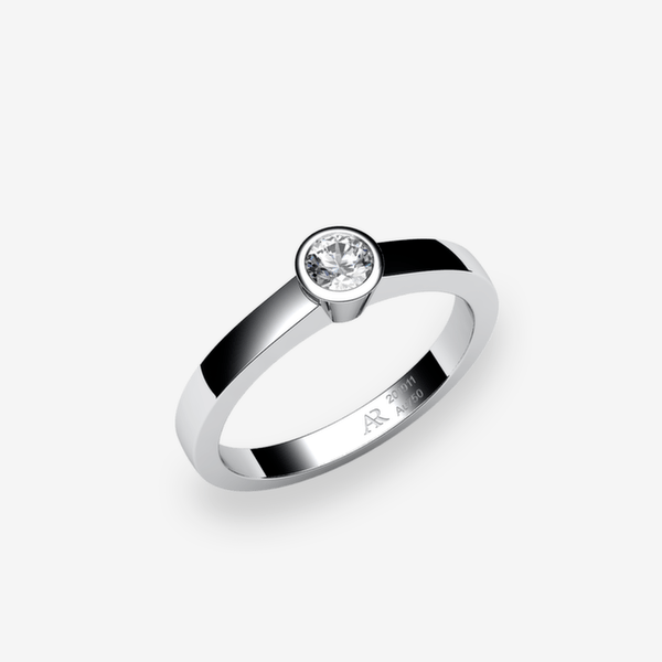 Venice Platinum 950‰ Diamond bezel set engagement ring